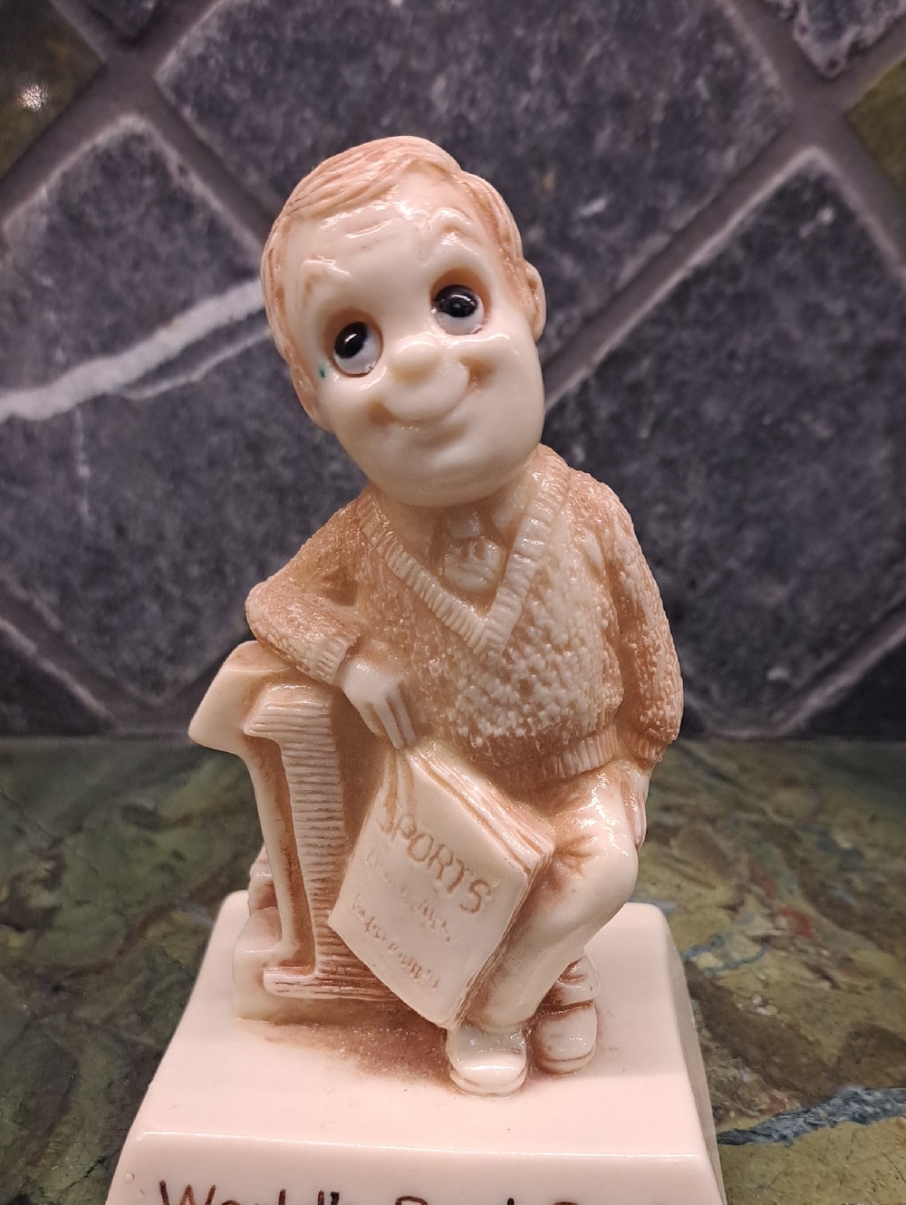 R &W Berries 795 World's Best Dad Decorative Figurine Vintage 1976